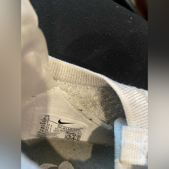 Women’s Air VaporMax 2021 FlyKnit - Picture 2 of 6